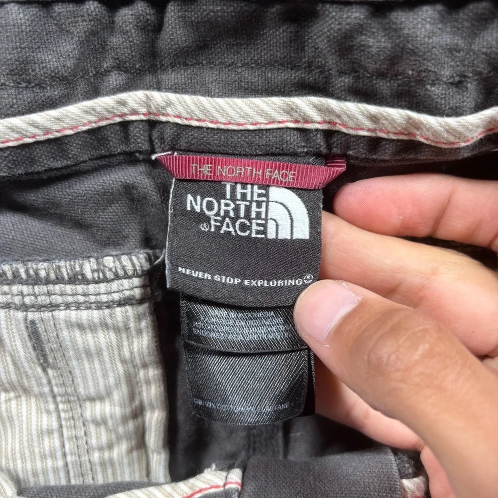The North Face Khakis Pant Men's 36x31 Gray Canvas Straight Leg Utility Stretch